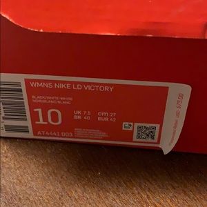 Women’s Nike LD Victory